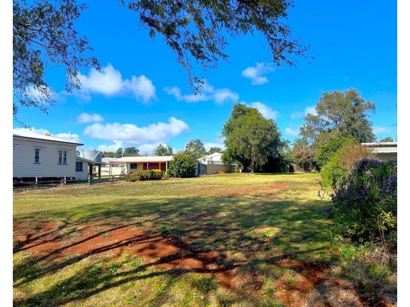 128 Taylor Street, Newtown QLD 4350