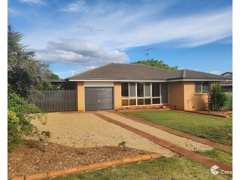 10 Hinton Street, Wilsonton QLD 4350