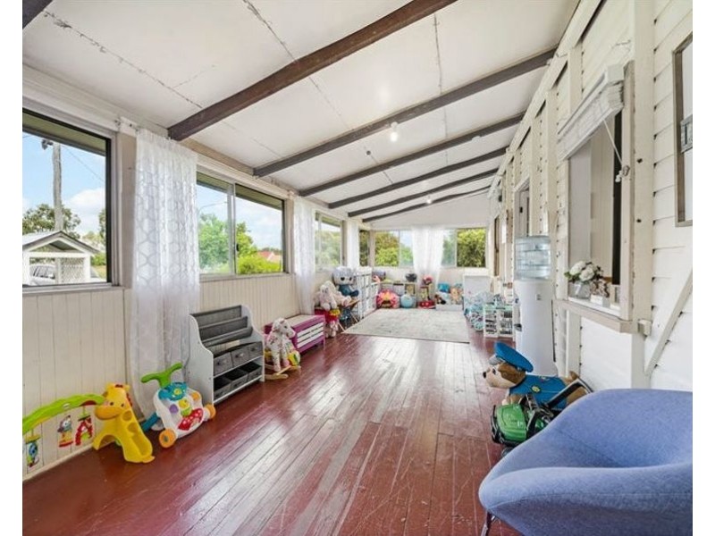 24 Eton Street, Cambooya QLD 4358