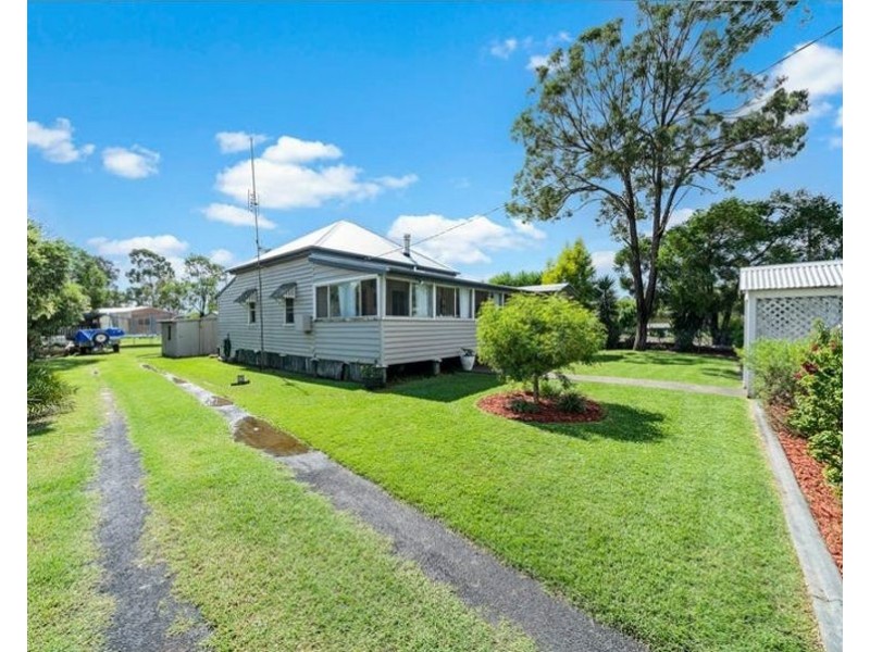 24 Eton Street, Cambooya QLD 4358