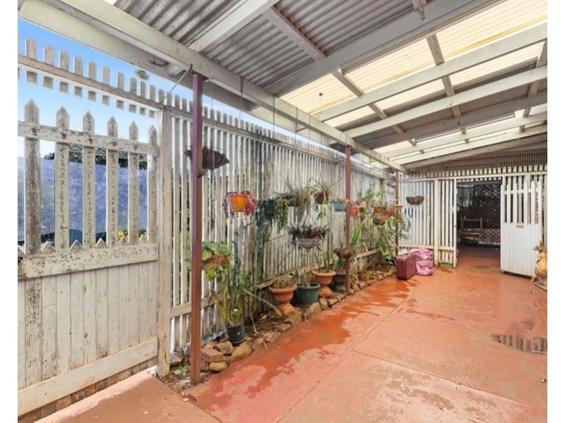 6 Gatfield Street, Newtown QLD 4350