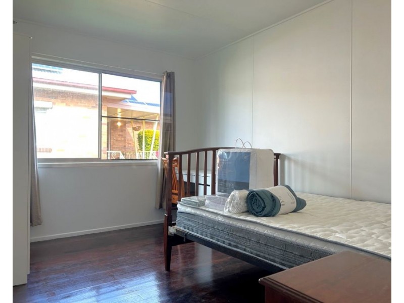 Room 3/8 Ranfurly Street, Newtown QLD 4350
