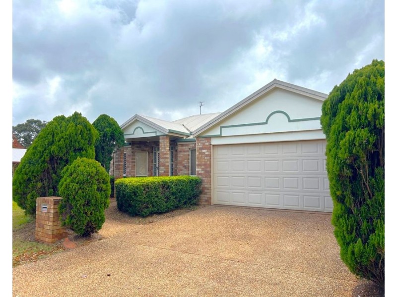 54 Gouldson Drive, Kearneys Spring QLD 4350