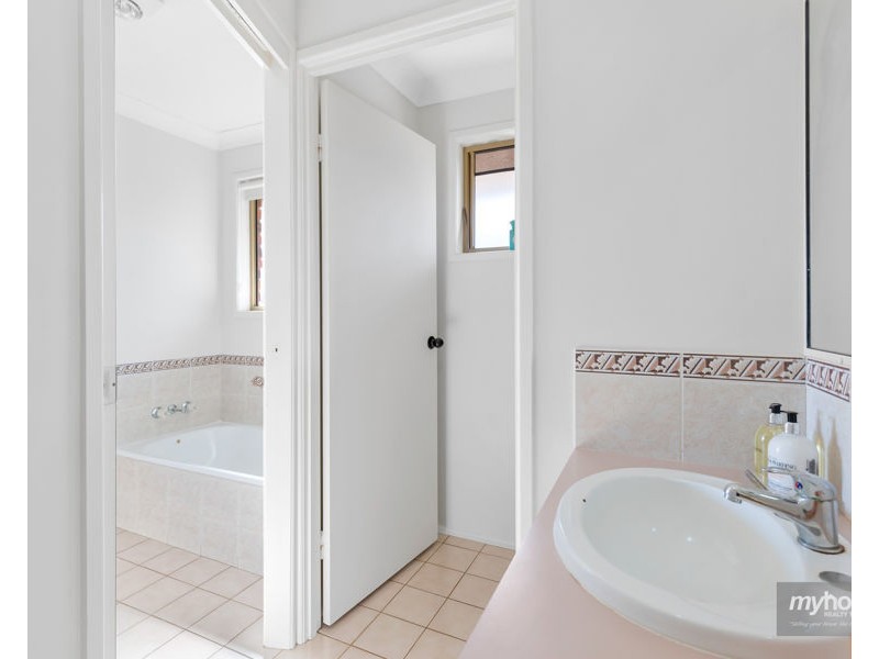 2 Glen Avon Court, Glenvale QLD 4350