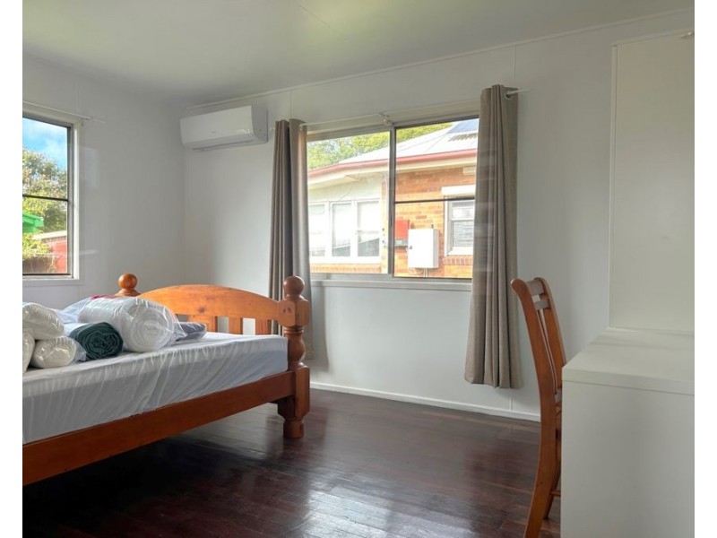 Room 2/8 Ranfurly Street, Newtown QLD 4350