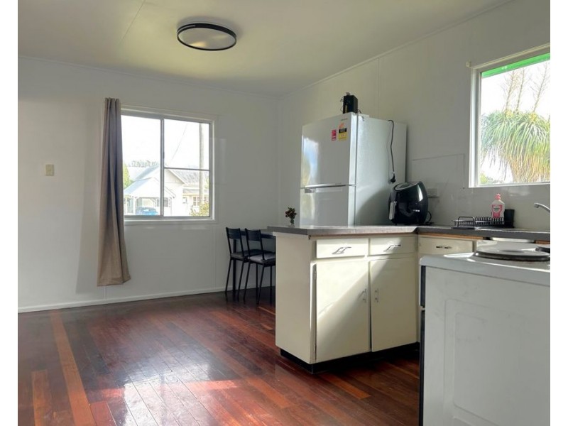 Room 2/8 Ranfurly Street, Newtown QLD 4350