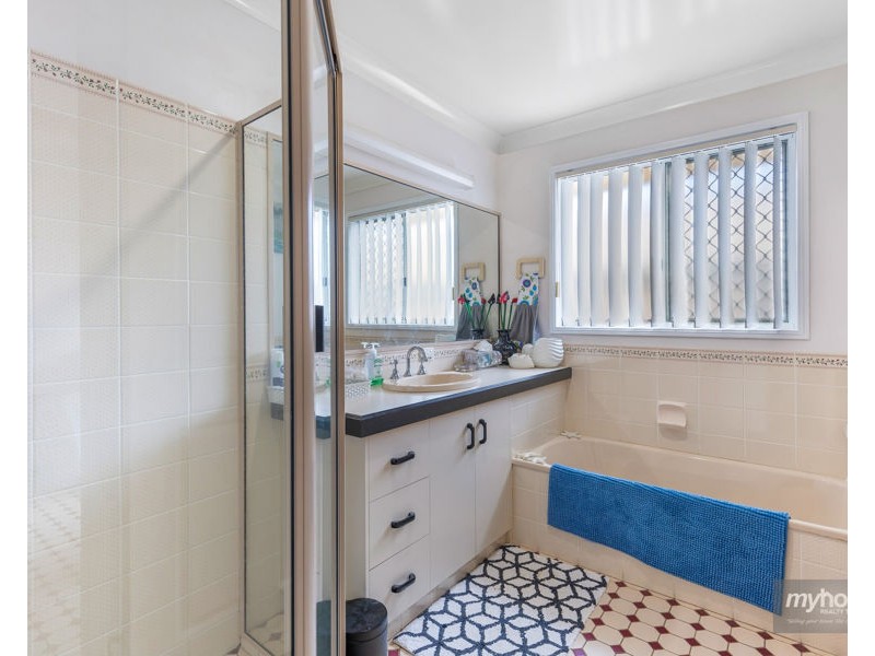 26 Halsworth Street, Cranley QLD 4350