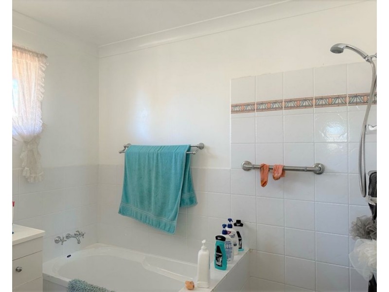 2 Jason Street, Wilsonton Heights QLD 4350