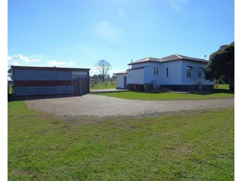 109 Bunkers Hill School Road, Westbrook QLD 4350