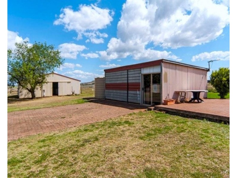 109 Bunkers Hill School Road, Westbrook QLD 4350