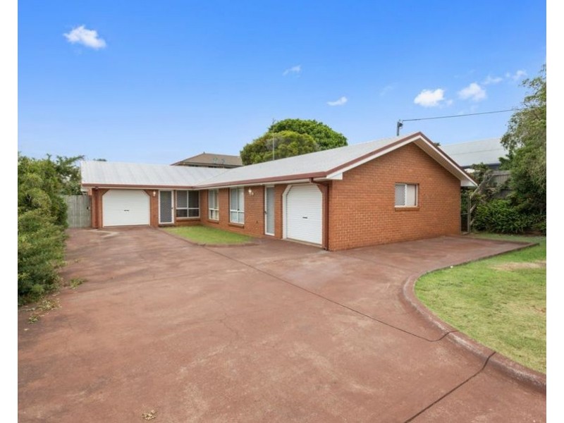 330 Spring Street, Kearneys Spring QLD 4350