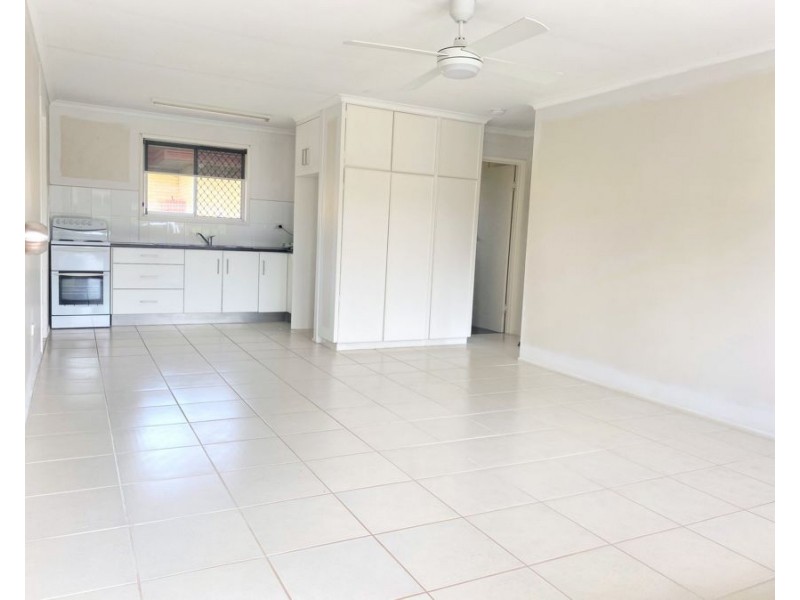 2/74 Hoey Street, Kearneys Spring QLD 4350