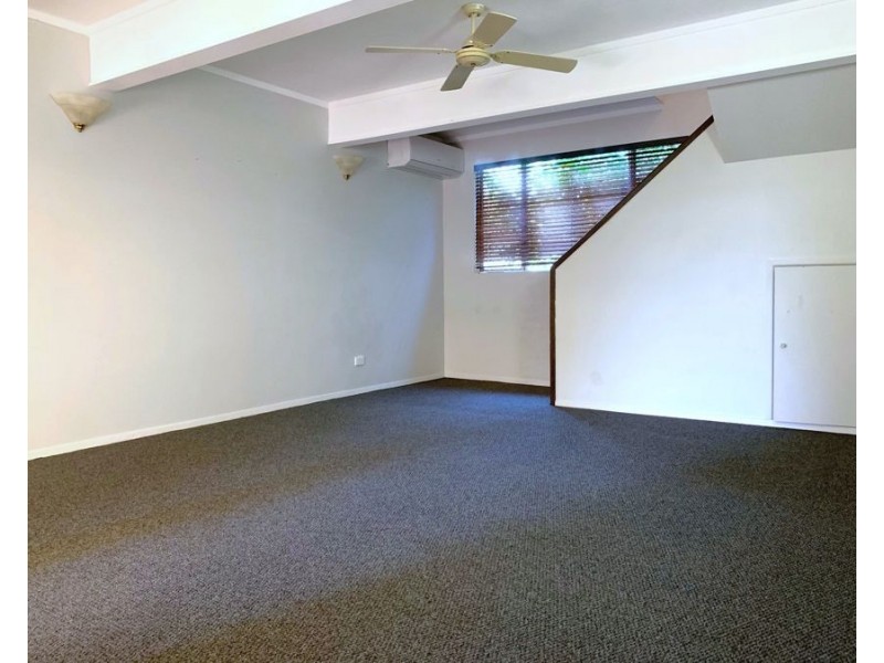 4/329 Hume Street, South Toowoomba QLD 4350