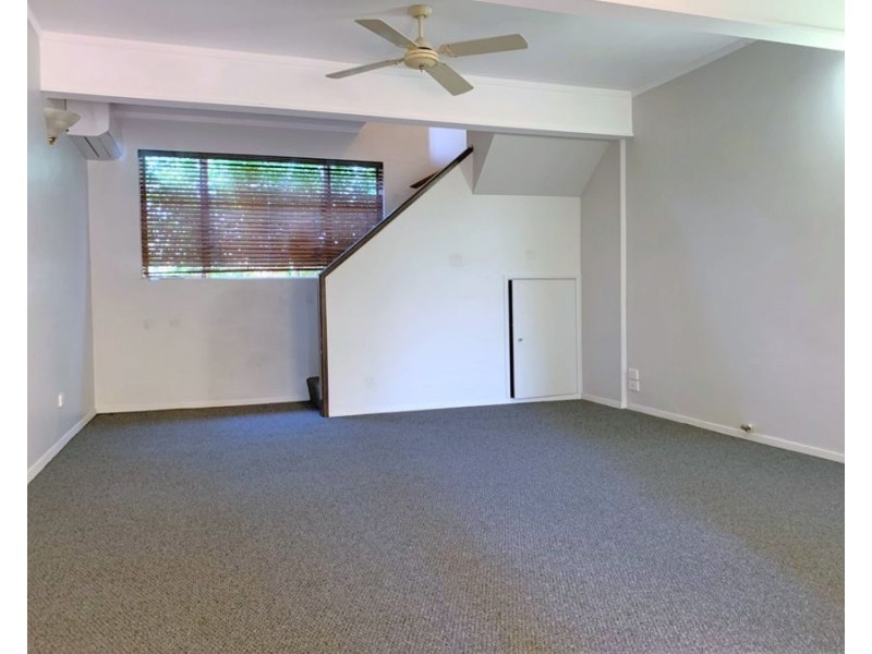 4/329 Hume Street, South Toowoomba QLD 4350