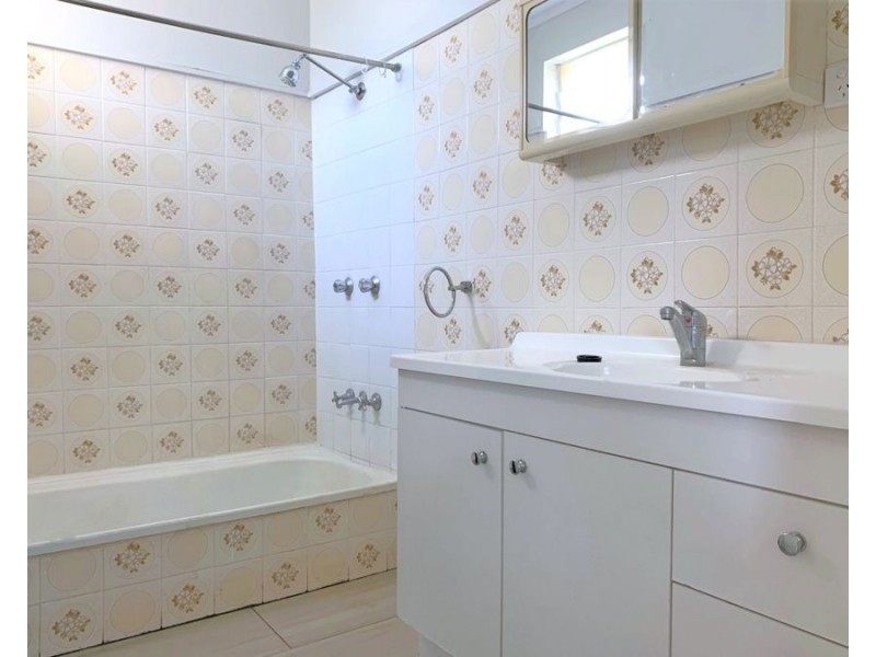 4/329 Hume Street, South Toowoomba QLD 4350