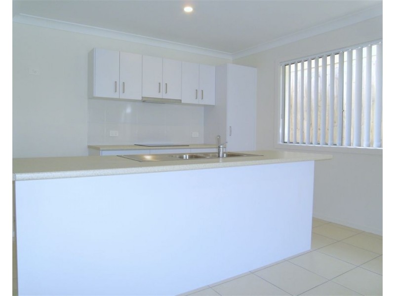 2/166 Handley Street, Darling Heights QLD 4350