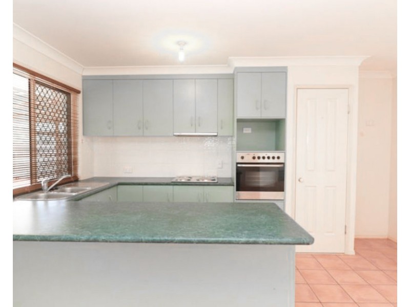 17 Joseph Street, Oakey QLD 4401