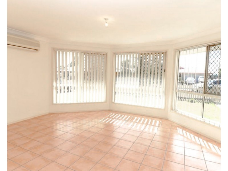 17 Joseph Street, Oakey QLD 4401