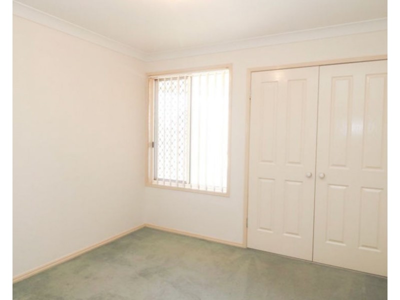 17 Joseph Street, Oakey QLD 4401