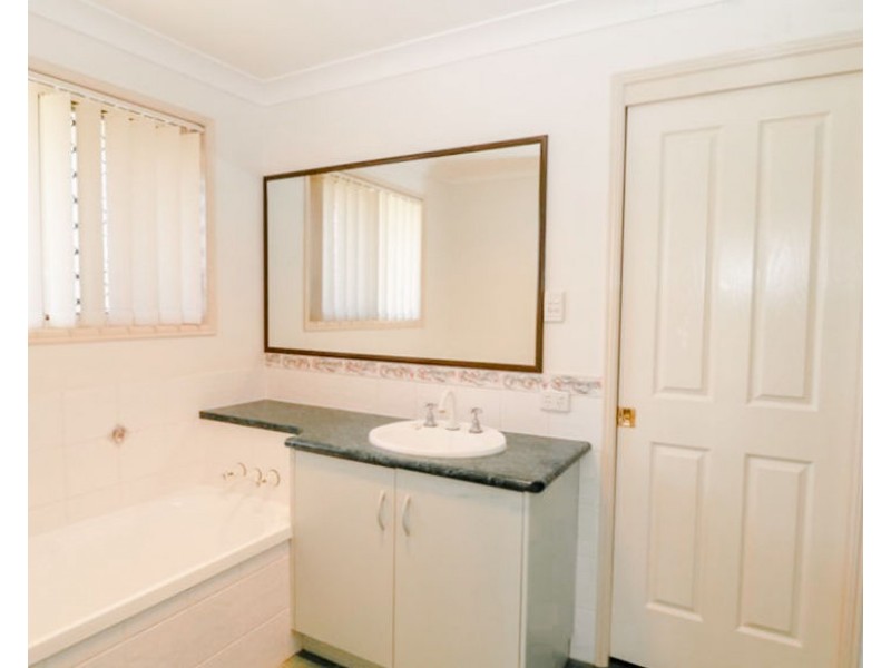 17 Joseph Street, Oakey QLD 4401