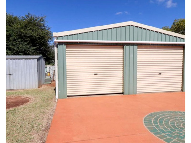 17 Joseph Street, Oakey QLD 4401
