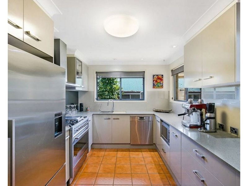 16 Sweetapple Crescent, Centenary Heights QLD 4350