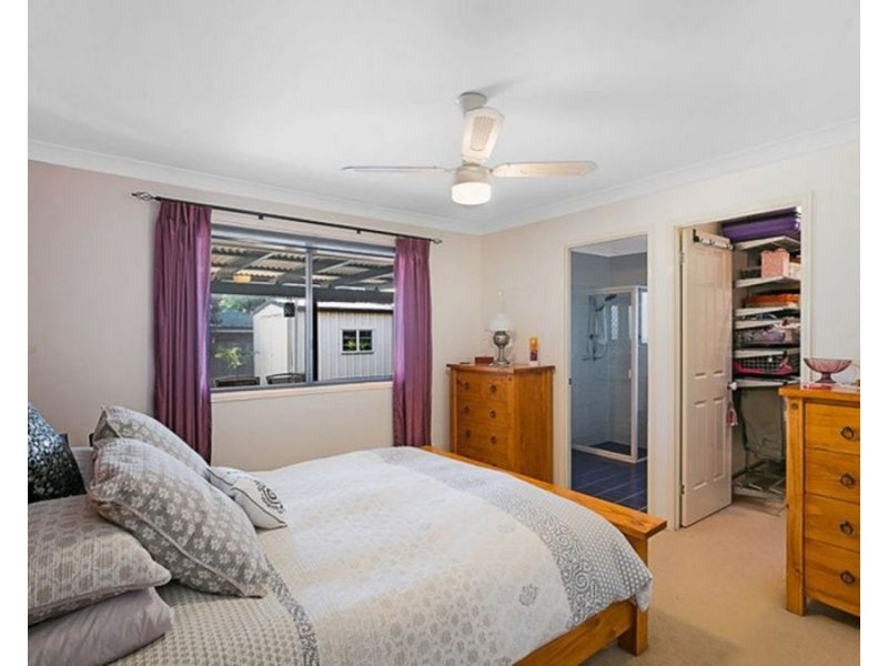 16 Sweetapple Crescent, Centenary Heights QLD 4350