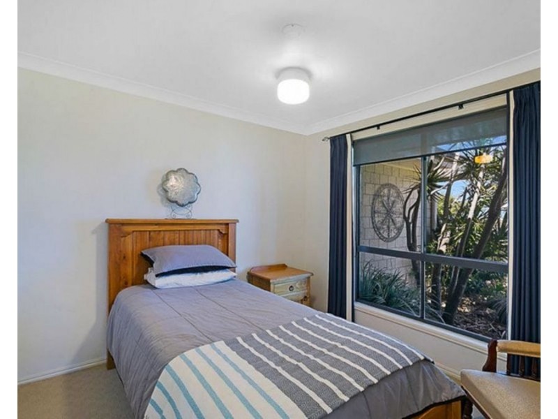 16 Sweetapple Crescent, Centenary Heights QLD 4350