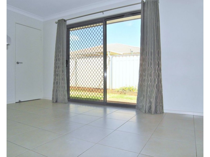 4/6 Salisbury Street, Darling Heights QLD 4350