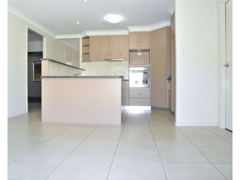 4/6 Salisbury Street, Darling Heights QLD 4350