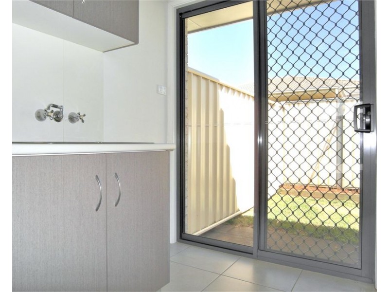 4/6 Salisbury Street, Darling Heights QLD 4350