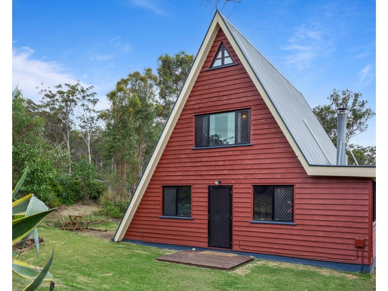 27 Berghofer Drive, Withcott QLD 4352