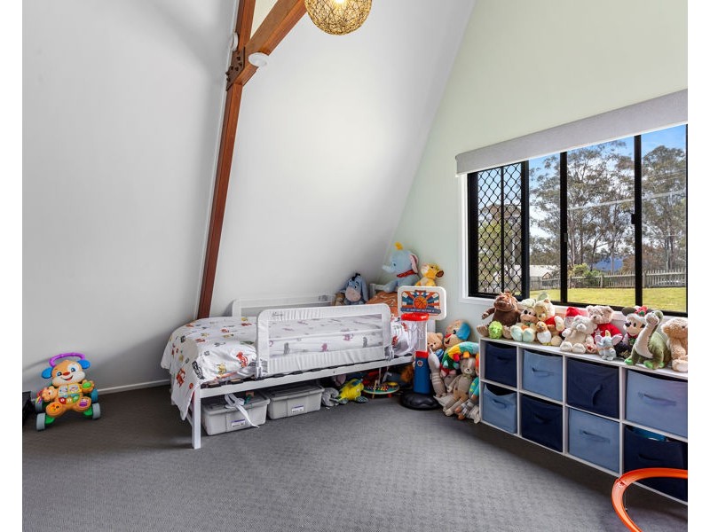 27 Berghofer Drive, Withcott QLD 4352