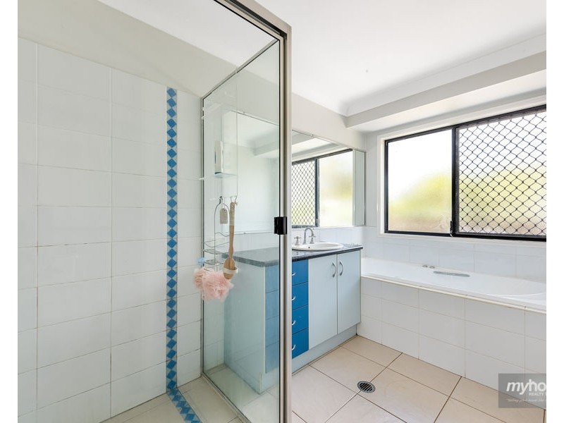 10 Debbie Court, Highfields QLD 4352