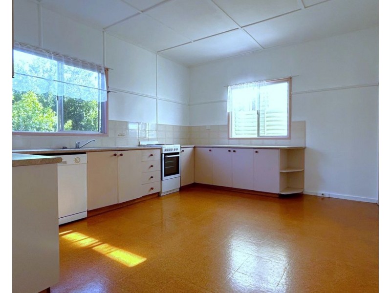 63 Llewellyn Street, Centenary Heights QLD 4350