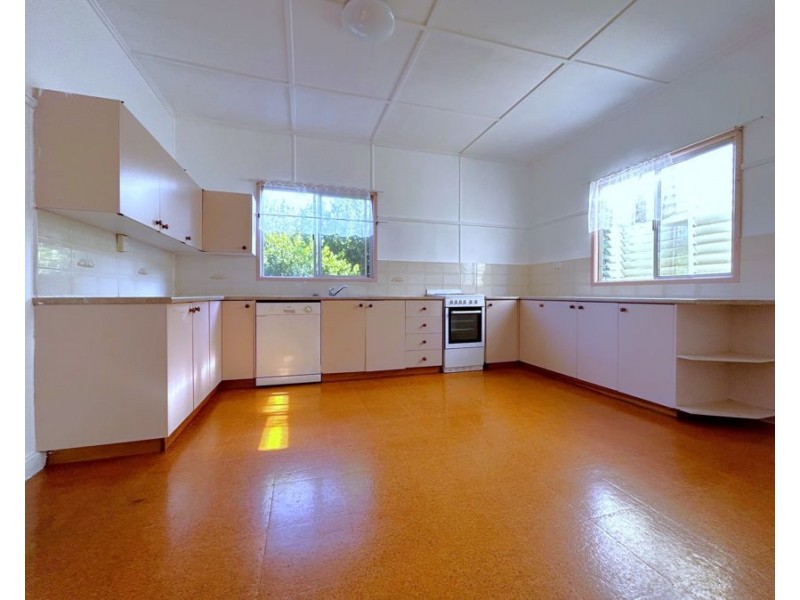 63 Llewellyn Street, Centenary Heights QLD 4350