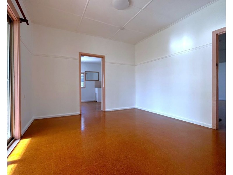 63 Llewellyn Street, Centenary Heights QLD 4350