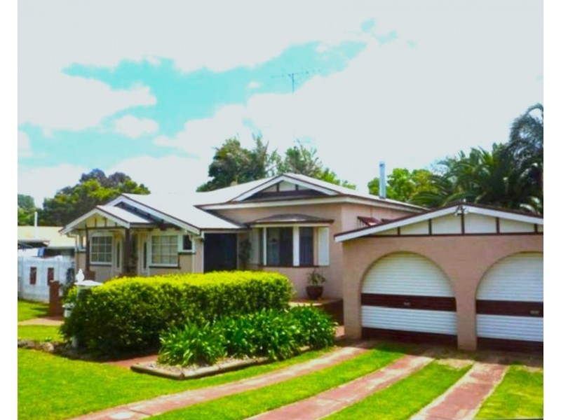 19 Boyes Street, Harristown QLD 4350