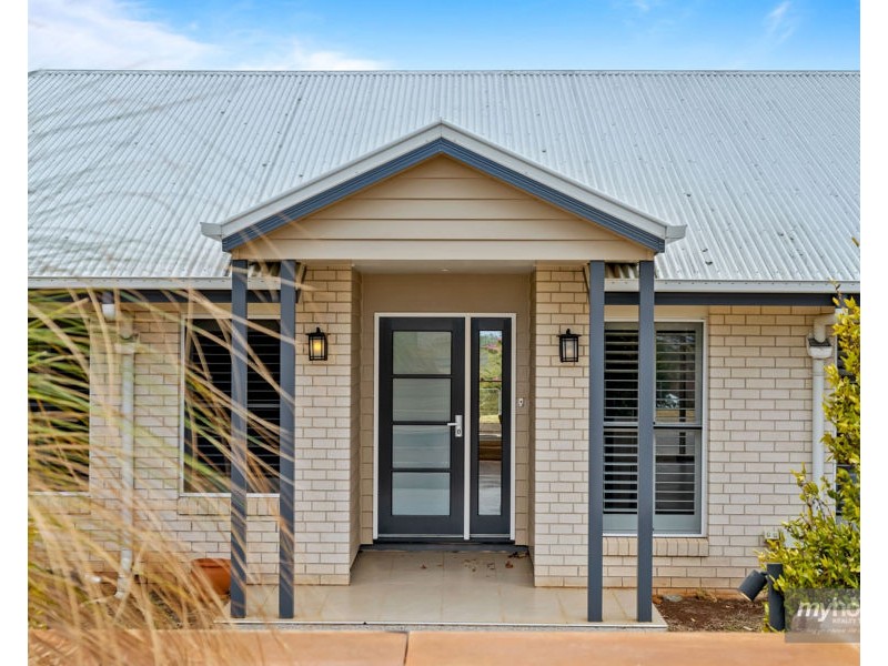 1 Explorer Court, Gowrie Junction QLD 4352