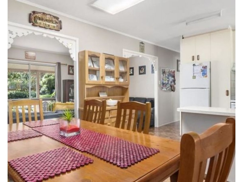 6 Athol Street, Harlaxton QLD 4350