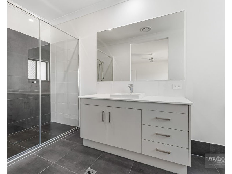 2 Bonita Court, Westbrook QLD 4350