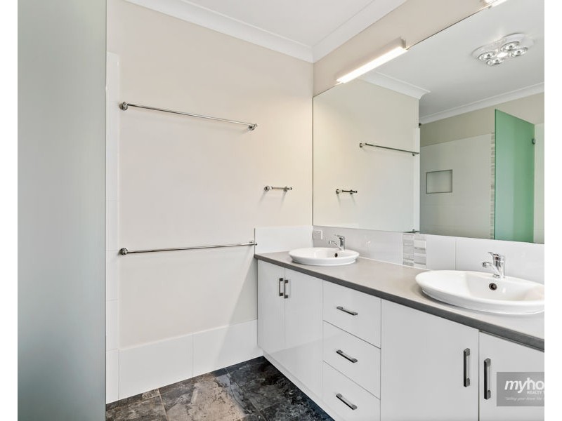 1 Explorer Court, Gowrie Junction QLD 4352