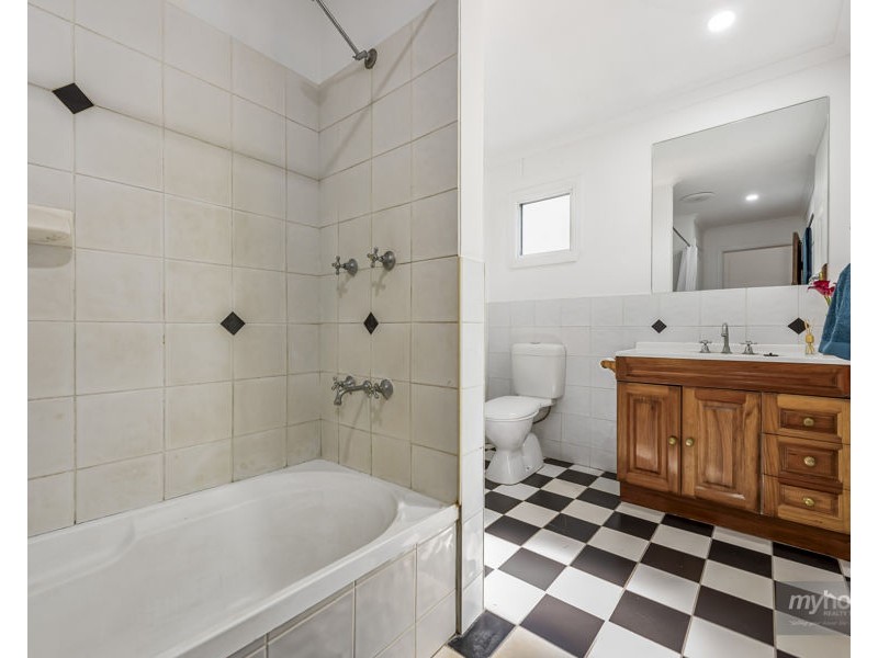 1 Louisa Street, South Toowoomba QLD 4350