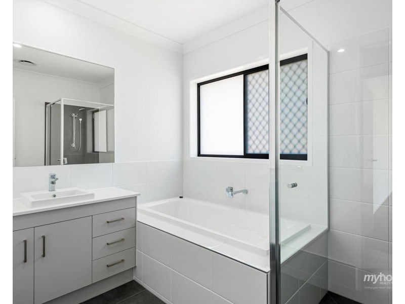 2 Bonita Court, Westbrook QLD 4350
