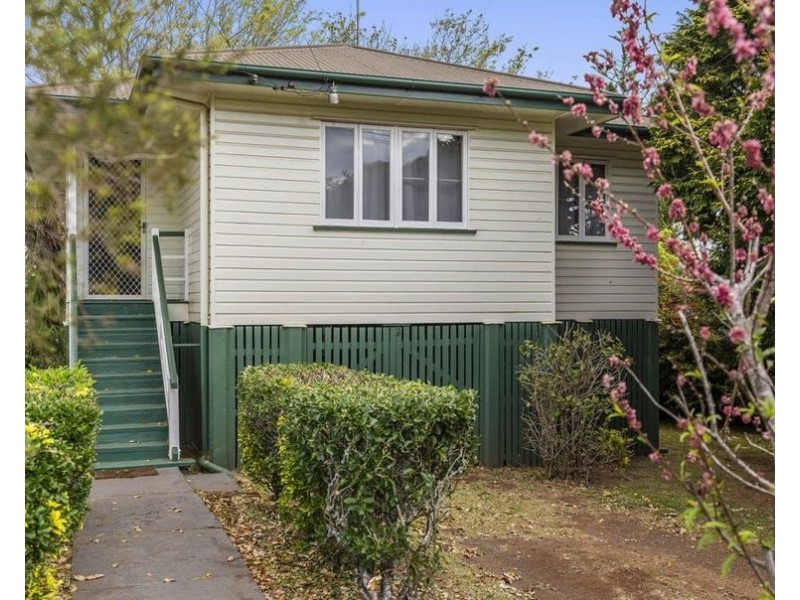 4 Murray Street, North Toowoomba QLD 4350