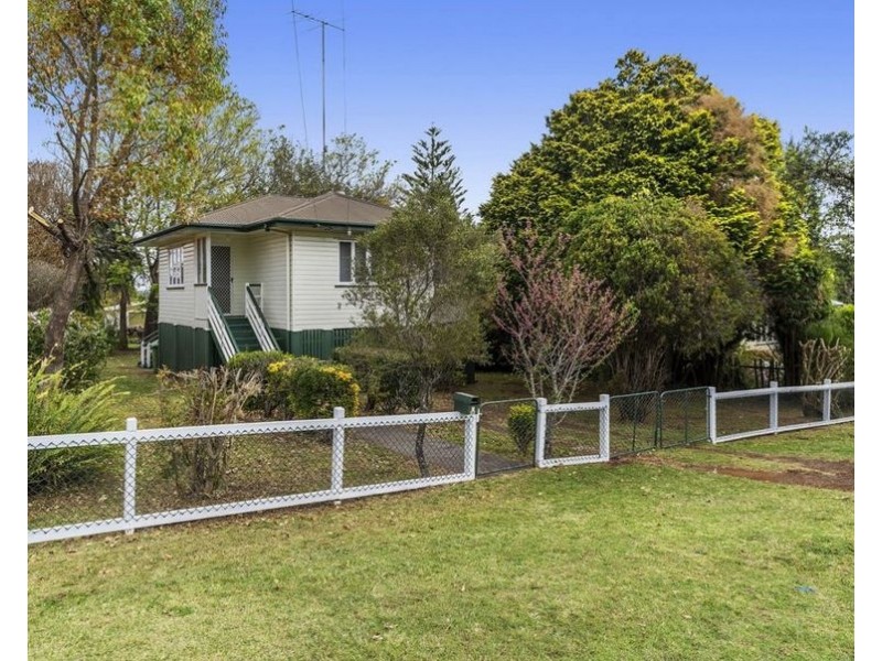 4 Murray Street, North Toowoomba QLD 4350