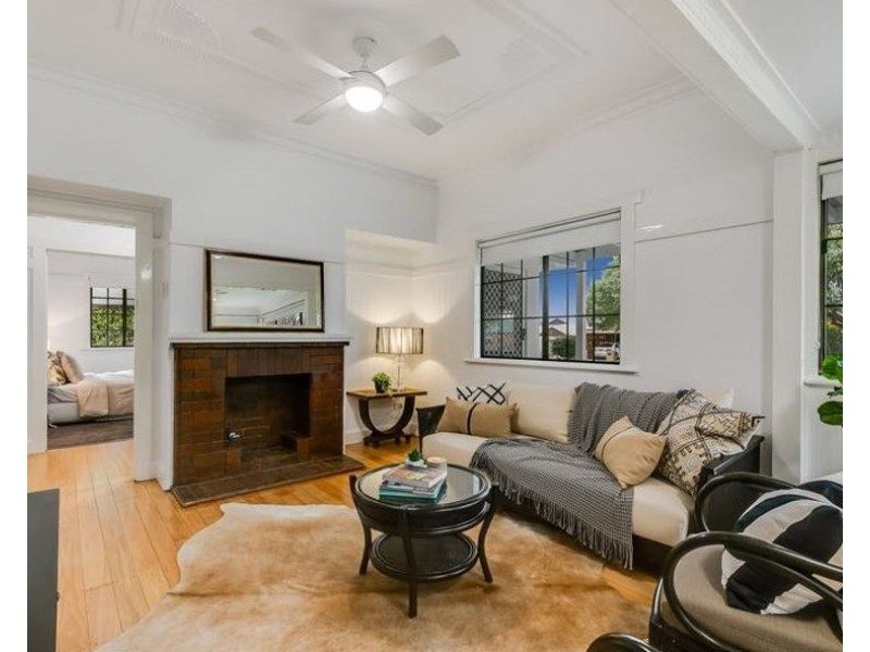 20 Henderson Street, Newtown QLD 4350