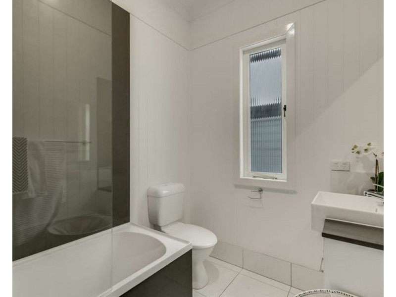 20 Henderson Street, Newtown QLD 4350