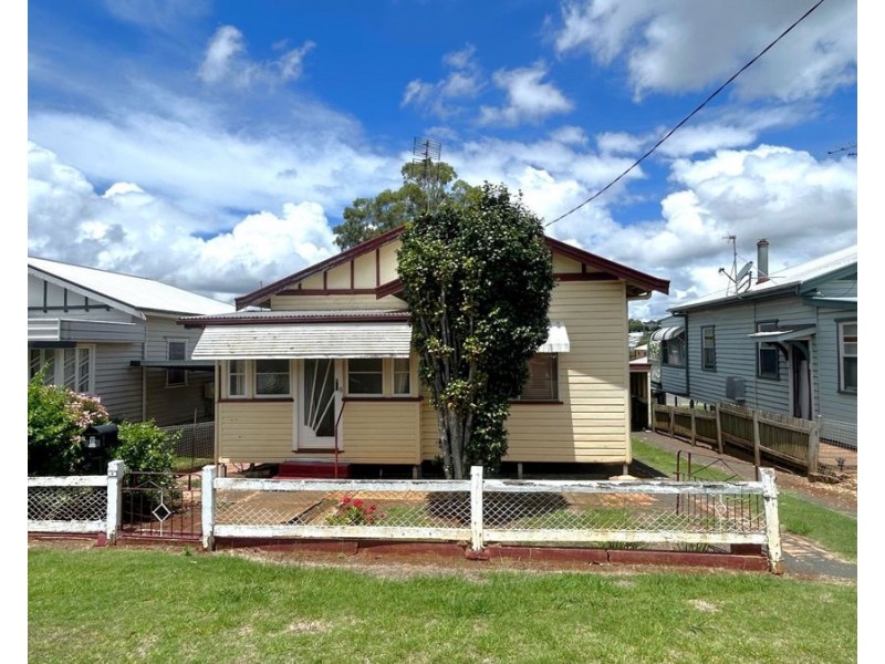 8 Wilmot Street, South Toowoomba QLD 4350