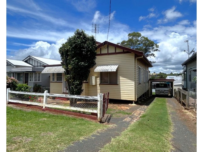 8 Wilmot Street, South Toowoomba QLD 4350